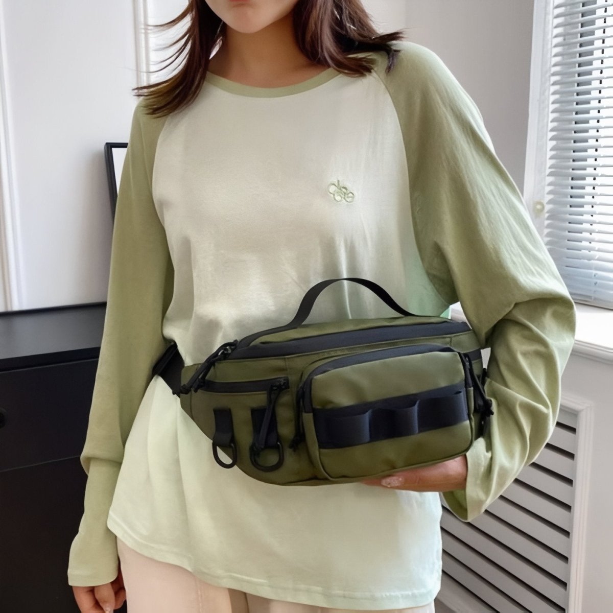 Compact Water-Resistant Hiking Waist Pack with Zipped Pockets-Field & Wild
