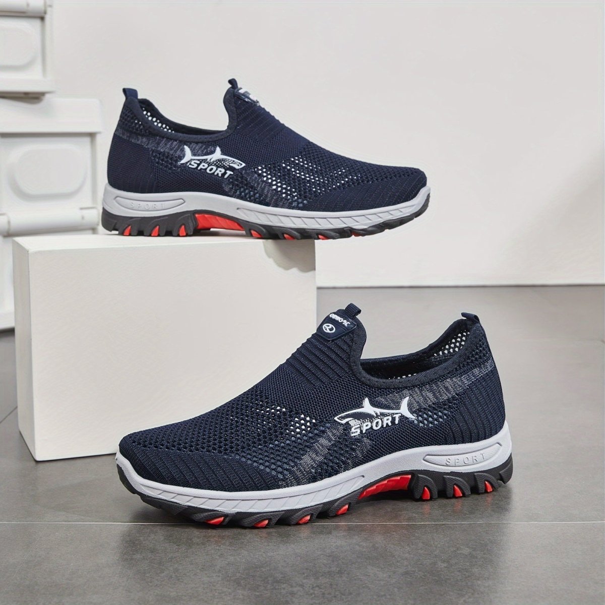 Men’s Lightweight Slip-On Walking Shoes with Breathable Mesh-Field & Wild