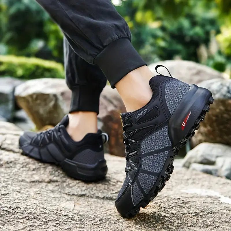 Breathable Men’s Hiking Shoes with Reinforced Sole-Field & Wild