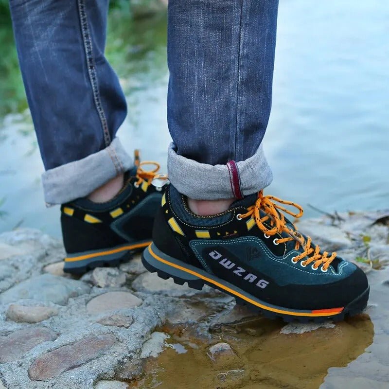 Men’s Low Hiking Shoes with Water-Resistant Upper & Grip Sole-Field & Wild