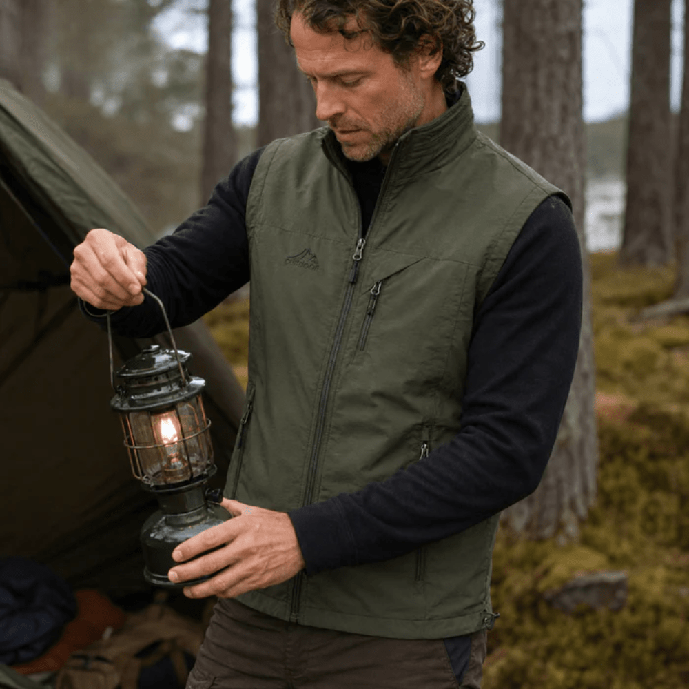 Lightweight Breathable Hiking Vest with Multi-Pocket Design-Field & Wild